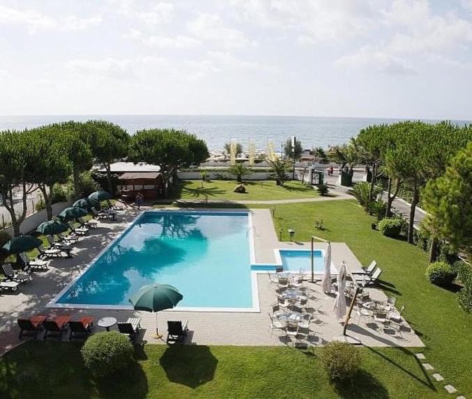 Resort Capo Circeo Fronte Mare 4*